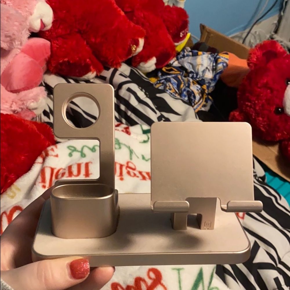 Phone, watch, and air pod charging doc